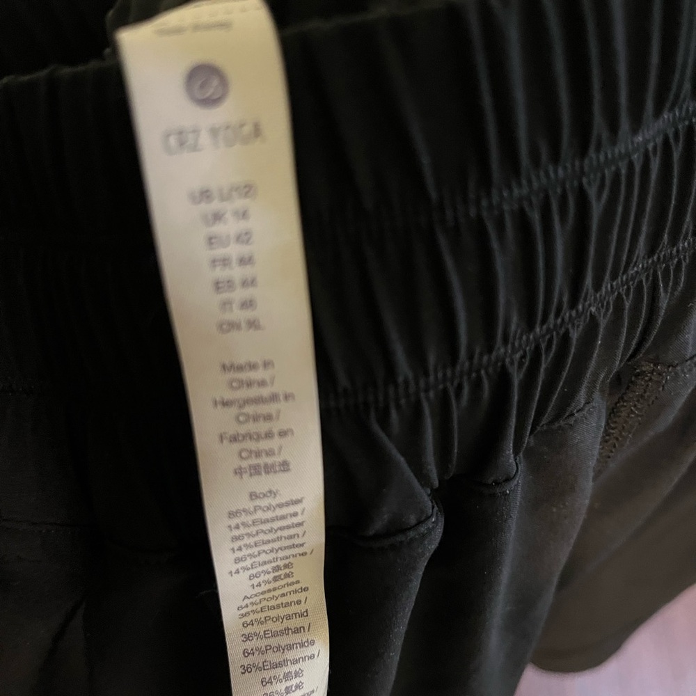 CRZ YOGA Black Women’s L shorts